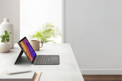 Logitech-Folio-Touch-iPad-Air-10-9-2022-Grau-DE-Deutschland-05.jpg Logitech-Folio-Touch-iPad-Air-10-9-2022-Grau-DE-Deutschland-05.jpg