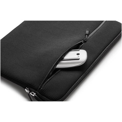 Trunk-Ribbed-Velvet-Pocket-Sleeve-MB-Pro-14-M5-Pro-2026-Schwarz-07.jpg