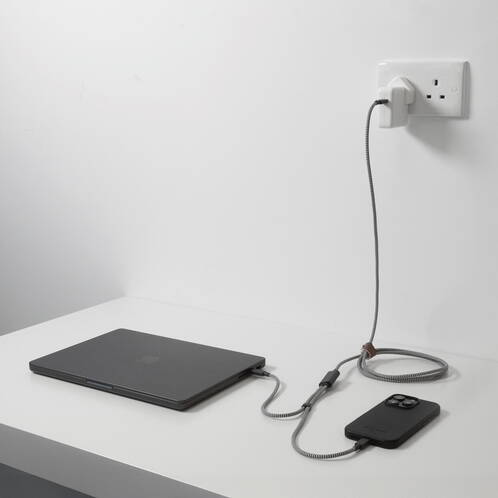 Native-Union-Belt-USB-3-1-Typ-C-auf-USB-3-1-Typ-C-Kabel-2-m-Schwarz-Weiss-02.jpg Native-Union-Belt-USB-3-1-Typ-C-auf-USB-3-1-Typ-C-Kabel-2-m-Schwarz-Weiss-02.jpg