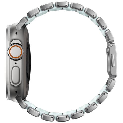 Nomad-Stratos-Titanium-Armband-fuer-Apple-Watch-44-45-46-49-mm-Titan-Natur-03.jpg