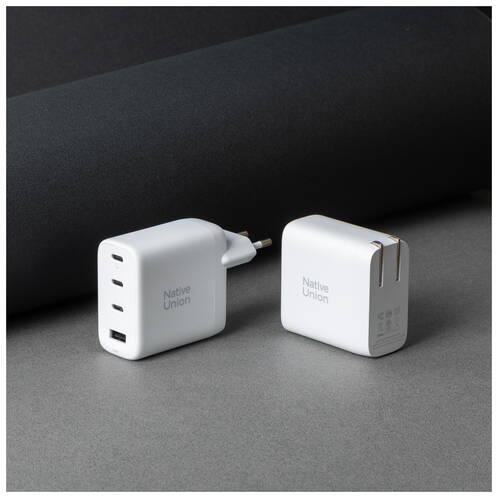 Native-Union-GaN-100-W-USB-A-USB-C-Power-Adapter-Weiss-03.jpg