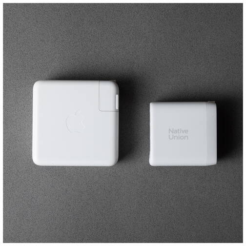 Native-Union-GaN-100-W-USB-A-USB-C-Power-Adapter-Weiss-04.jpg Native-Union-GaN-100-W-USB-A-USB-C-Power-Adapter-Weiss-04.jpg