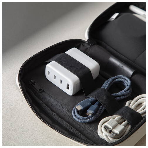 Native-Union-GaN-100-W-USB-A-USB-C-Power-Adapter-Weiss-07.jpg Native-Union-GaN-100-W-USB-A-USB-C-Power-Adapter-Weiss-07.jpg