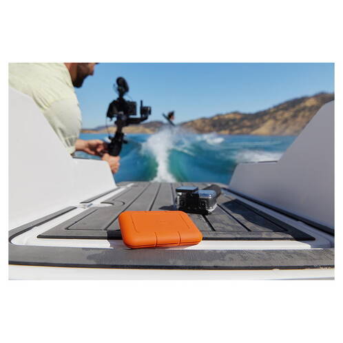 LACIE-4-TB-Rugged-SSD-Orange-07.