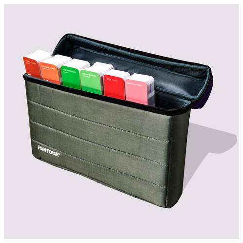 PANTONE-Essentials-Guide-Set-01.jpg