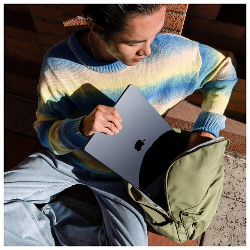 MacBook-Air-15-3-M3-16-GB-512-GB-M3-8-Core-10-Core-Grafik-35-W-CH-Polarstern-08.jpg MacBook-Air-15-3-M3-16-GB-512-GB-M3-8-Core-10-Core-Grafik-35-W-CH-Polarstern-08.jpg