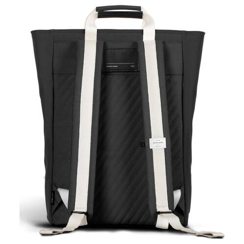 Native-Union-Backpack-Rucksack-MB-Air-13-M5-2026-Schwarz-02.jpg Native-Union-Backpack-Rucksack-MB-Air-13-M5-2026-Schwarz-02.jpg