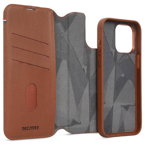 Decoded-Leder-Wallet-2-in-1-mit-MagSafe-iPhone-15-Pro-Braun-03.jpg