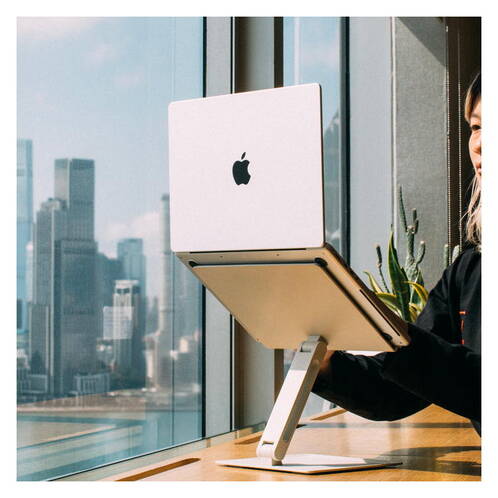 Native-Union-Home-Laptop-Stand-Notebook-Staender-Schiefergruen-02.jpg Native-Union-Home-Laptop-Stand-Notebook-Staender-Schiefergruen-02.jpg