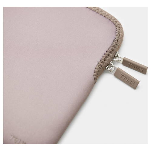 Trunk-Neopren-Sleeve-MB-Air-13-M5-2026-Portabella-05.jpg Trunk-Neopren-Sleeve-MB-Air-13-M5-2026-Portabella-05.jpg