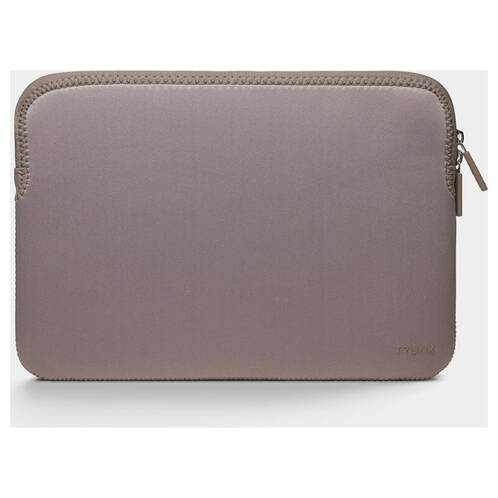 Trunk-Neopren-Sleeve-MB-Air-13-M5-2026-Portabella-07.jpg Trunk-Neopren-Sleeve-MB-Air-13-M5-2026-Portabella-07.jpg