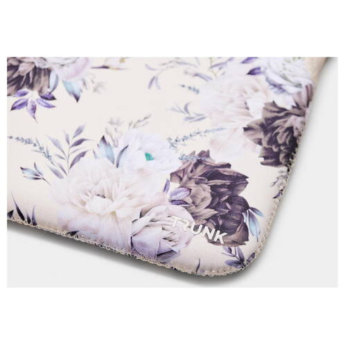 Trunk-Neopren-Sleeve-MB-Air-13-M5-2026-Black-Flower-06.jpg Trunk-Neopren-Sleeve-MB-Air-13-M5-2026-Black-Flower-06.jpg