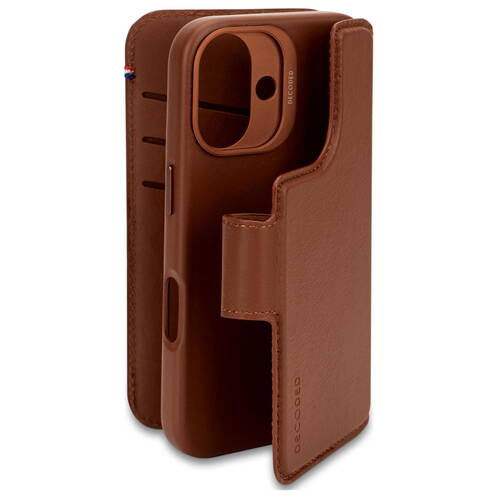 Decoded-Leder-Wallet-2-in-1-mit-MagSafe-iPhone-16-Braun-03.jpg Decoded-Leder-Wallet-2-in-1-mit-MagSafe-iPhone-16-Braun-03.jpg