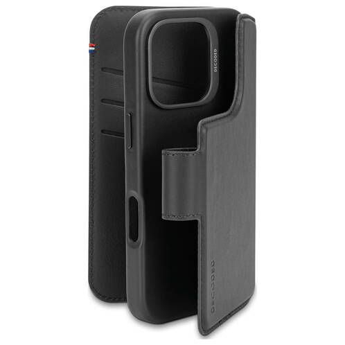 Decoded-Leder-Wallet-2-in-1-mit-MagSafe-iPhone-16-Pro-Schwarz-03.jpg