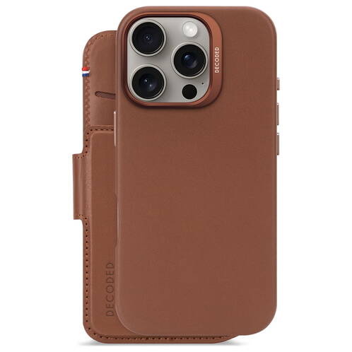 Decoded-Leder-Wallet-2-in-1-mit-MagSafe-iPhone-16-Pro-Braun-04.jpg