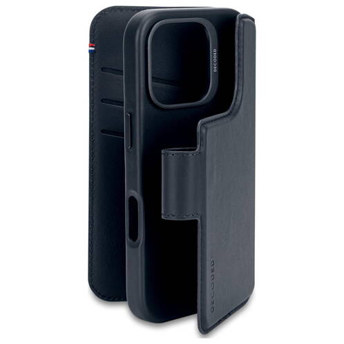 Decoded-Leder-Wallet-2-in-1-mit-MagSafe-iPhone-16-Pro-Navy-03.jpg