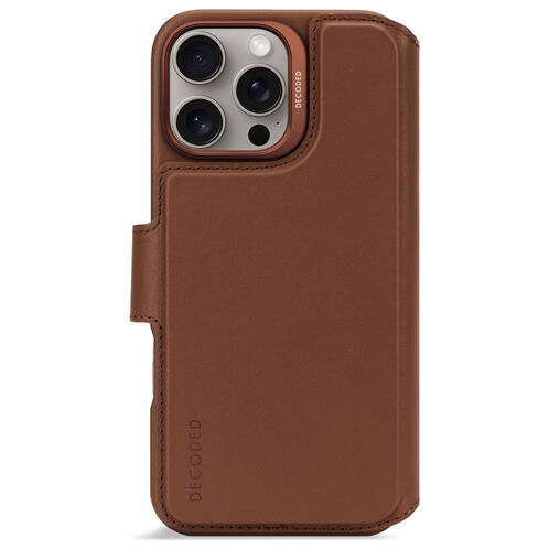 Decoded-Leder-Wallet-2-in-1-mit-MagSafe-iPhone-16-Pro-Max-Braun-05.jpg