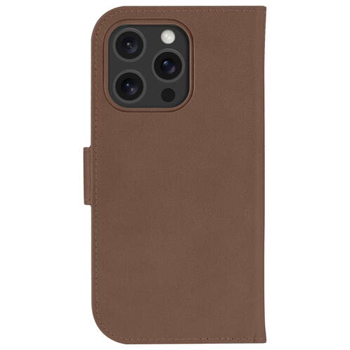 dbramante-Wallet-Lynge-iPhone-16-Pro-Tan-gebraeunt-04.jpg dbramante-Wallet-Lynge-iPhone-16-Pro-Tan-gebraeunt-04.jpg