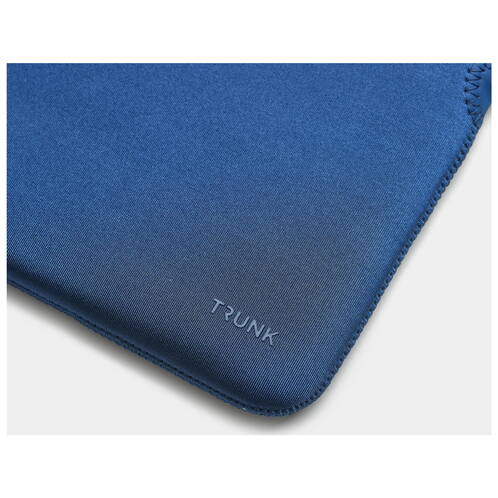 Trunk-Neopren-Sleeve-MB-Air-15-M4-2025-Navy-05.jpg Trunk-Neopren-Sleeve-MB-Air-15-M4-2025-Navy-05.jpg
