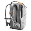Peak-Design-Everyday-Backpack-20L-v2-Hellgrau-02.jpg