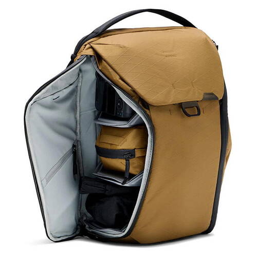 Peak-Design-Everyday-Backpack-20L-v2-Coyote-02.jpg