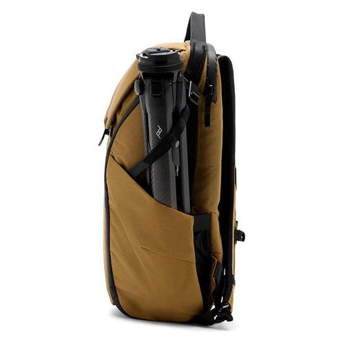 Peak-Design-Everyday-Backpack-20L-v2-Coyote-04.jpg