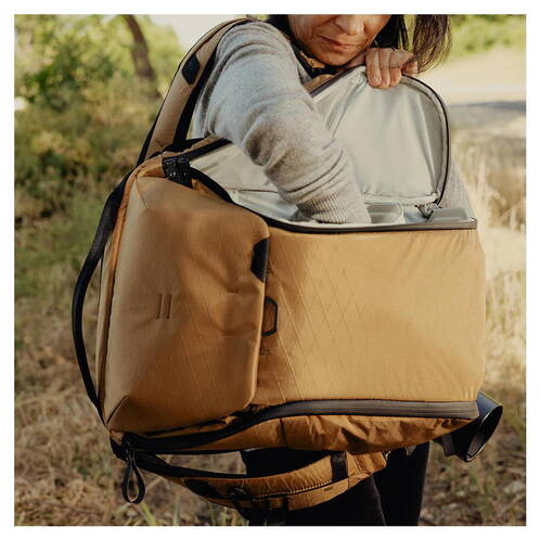 Peak-Design-Everyday-Backpack-20L-v2-Coyote-10.jpg