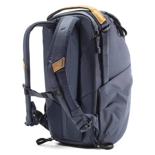 Peak-Design-Everyday-Backpack-20L-v2-Mitternacht-02.jpg