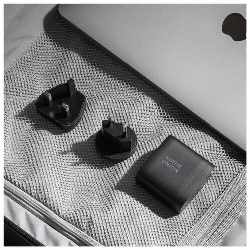 Native-Union-International-GaN-67-W-USB-A-USB-C-Power-Adapter-Schwarz-06.jpg Native-Union-International-GaN-67-W-USB-A-USB-C-Power-Adapter-Schwarz-06.jpg
