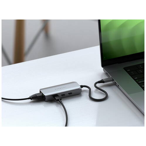 Satechi-USB-3-1-Typ-C-4-in-1-USB-C-Hub-mit-2-5-Gigabit-Ethernet-Hub-Space-Grau-02.jpg