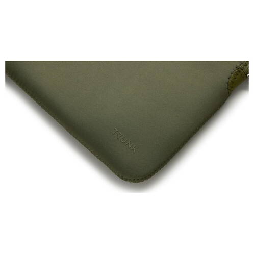 Trunk-Neopren-Sleeve-MB-Pro-14-M5-Pro-2026-Dunkelgruen-05.jpg Trunk-Neopren-Sleeve-MB-Pro-14-M5-Pro-2026-Dunkelgruen-05.jpg