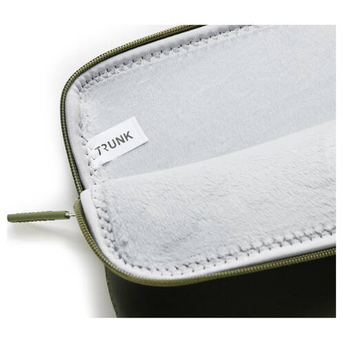 Trunk-Neopren-Sleeve-MB-Pro-14-M5-Pro-2026-Dunkelgruen-03.jpg Trunk-Neopren-Sleeve-MB-Pro-14-M5-Pro-2026-Dunkelgruen-03.jpg
