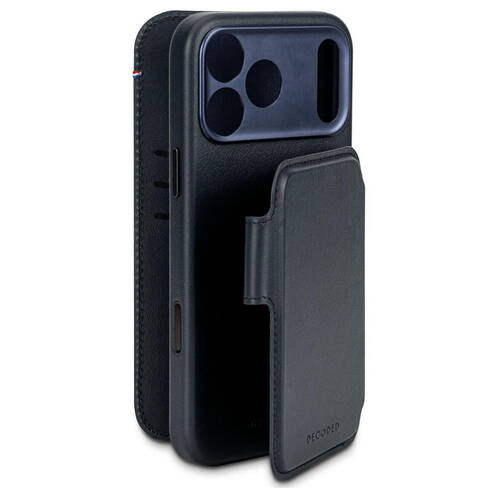 Decoded-Leder-Wallet-2-in-1-mit-MagSafe-iPhone-17-Pro-Blau-03.jpg