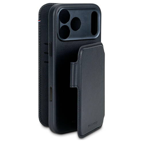 Decoded-Leder-Wallet-2-in-1-mit-MagSafe-iPhone-17-Pro-Max-Blau-03.jpg Decoded-Leder-Wallet-2-in-1-mit-MagSafe-iPhone-17-Pro-Max-Blau-03.jpg