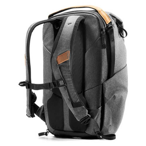 Peak-Design-Everyday-Backpack-30L-v2-Kohlegrau-02.jpg