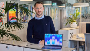 Reto Gauch beim Test von MacBook Neo