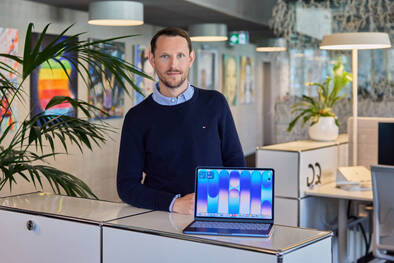 Reto Gauch beim Test von MacBook Neo