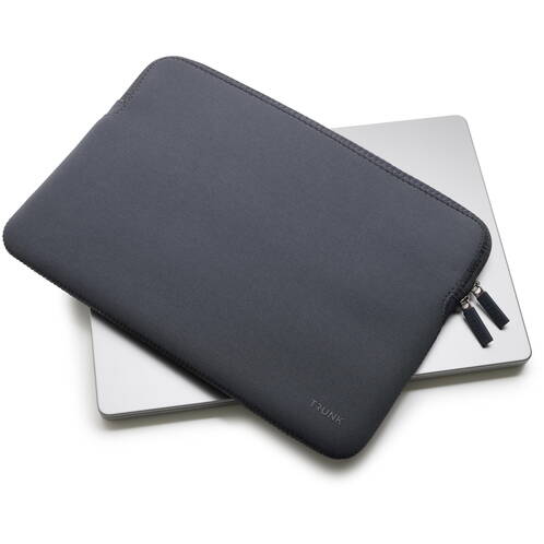 Trunk-Neopren-Sleeve-MB-Pro-14-M5-2025-MB-Pro-14-M5-Pro-2026-MB-Pro-14-M5-Max-08.jpg Trunk-Neopren-Sleeve-MB-Pro-14-M5-2025-MB-Pro-14-M5-Pro-2026-MB-Pro-14-M5-Max-08.jpg
