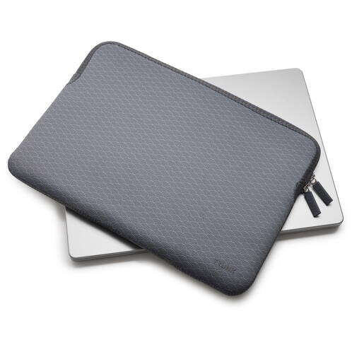 Trunk-Neopren-Sleeve-MB-Air-13-M5-2026-Altrosa-08.jpg Trunk-Neopren-Sleeve-MB-Air-13-M5-2026-Altrosa-08.jpg
