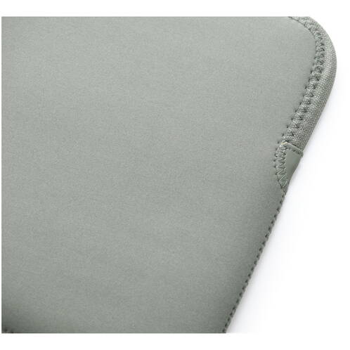 Trunk-Neopren-Sleeve-MB-Air-15-M5-2026-Salbei-06.jpg