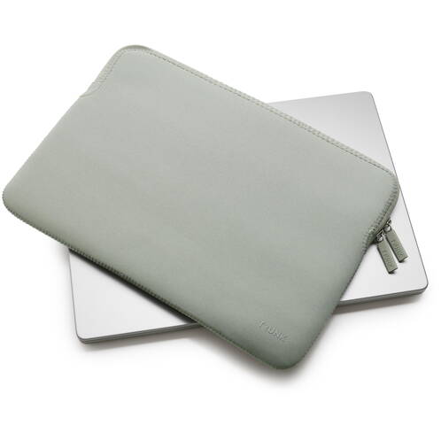 Trunk-Neopren-Sleeve-MB-Air-13-M5-2026-Salbei-08.jpg