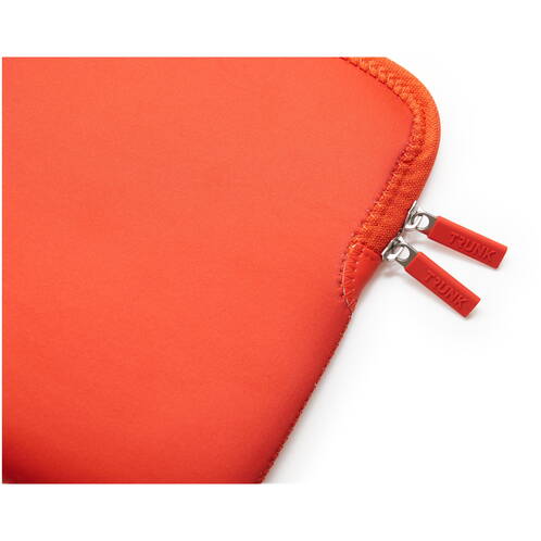 Trunk-Neopren-Sleeve-MB-Air-13-M5-2026-Grenadine-05.jpg Trunk-Neopren-Sleeve-MB-Air-13-M5-2026-Grenadine-05.jpg