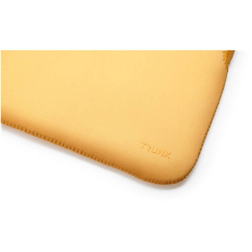 Trunk-Neopren-Sleeve-MB-Air-13-M5-2026-Gelb-04.jpg Trunk-Neopren-Sleeve-MB-Air-13-M5-2026-Gelb-04.jpg