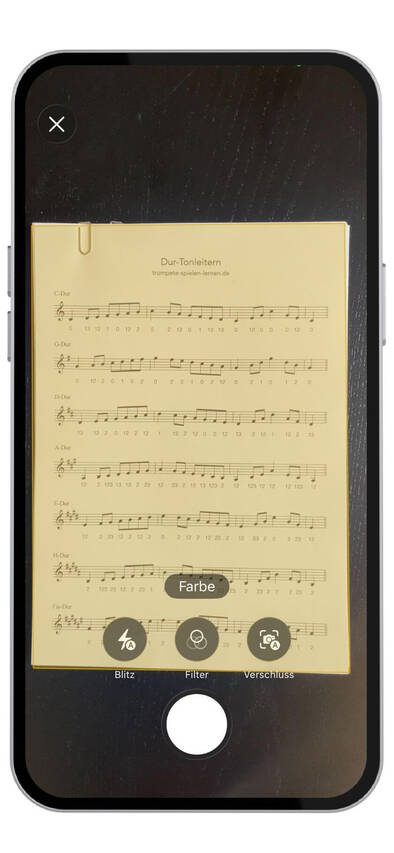 Dokument wird gescannt mit dem iPhone