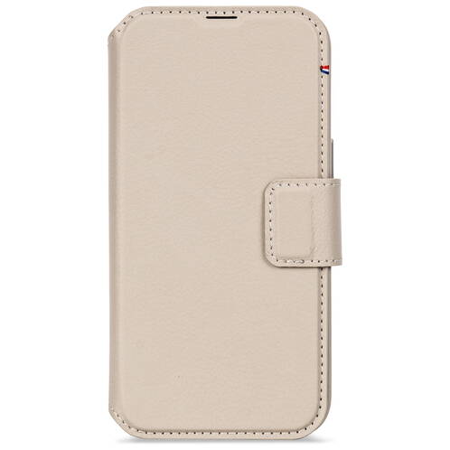 Decoded-Leder-Wallet-2-in-1-mit-MagSafe-iPhone-17e-Clay-06.jpg