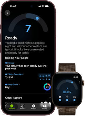 iPhone 18 Pro, Schwarz, Vorderseite, zeigt die Ergebnisse des Tagesformwerts (Wert 7), gekoppelt mit einer Apple Watch, Vorderansicht, Braun, zeigt denselben Tagesformwert von 7