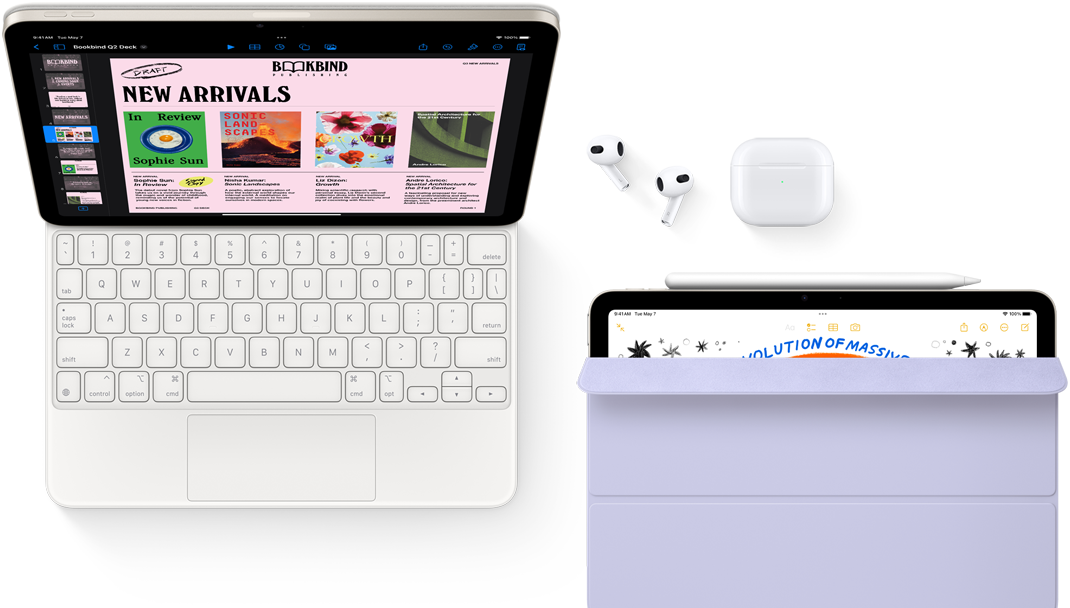 iPad Air, am Magic Keyboard befestigt, mit Airpods Pro, Apple Pencil Pro und Smart Folio Zubehör