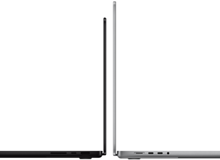 14" und 16" MacBook Pro Geräte stehen mit den Rückseiten zueinander, um den Grössenunterschied und das schmale Profil zu verdeutlichen